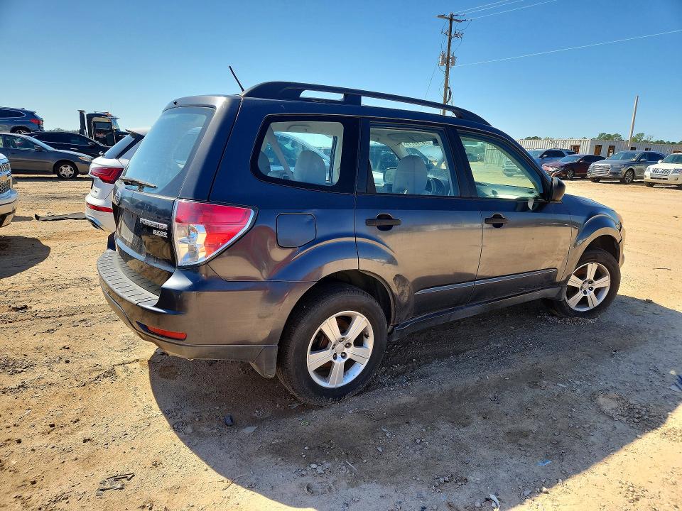 2013 Subaru Forester VIN JF2SHABC3DH406944 COPART salvage auction — FRONT END, FL - CERTIFICATE OF TITLE, sold $675 on 2026-08-23 (photo 3)
