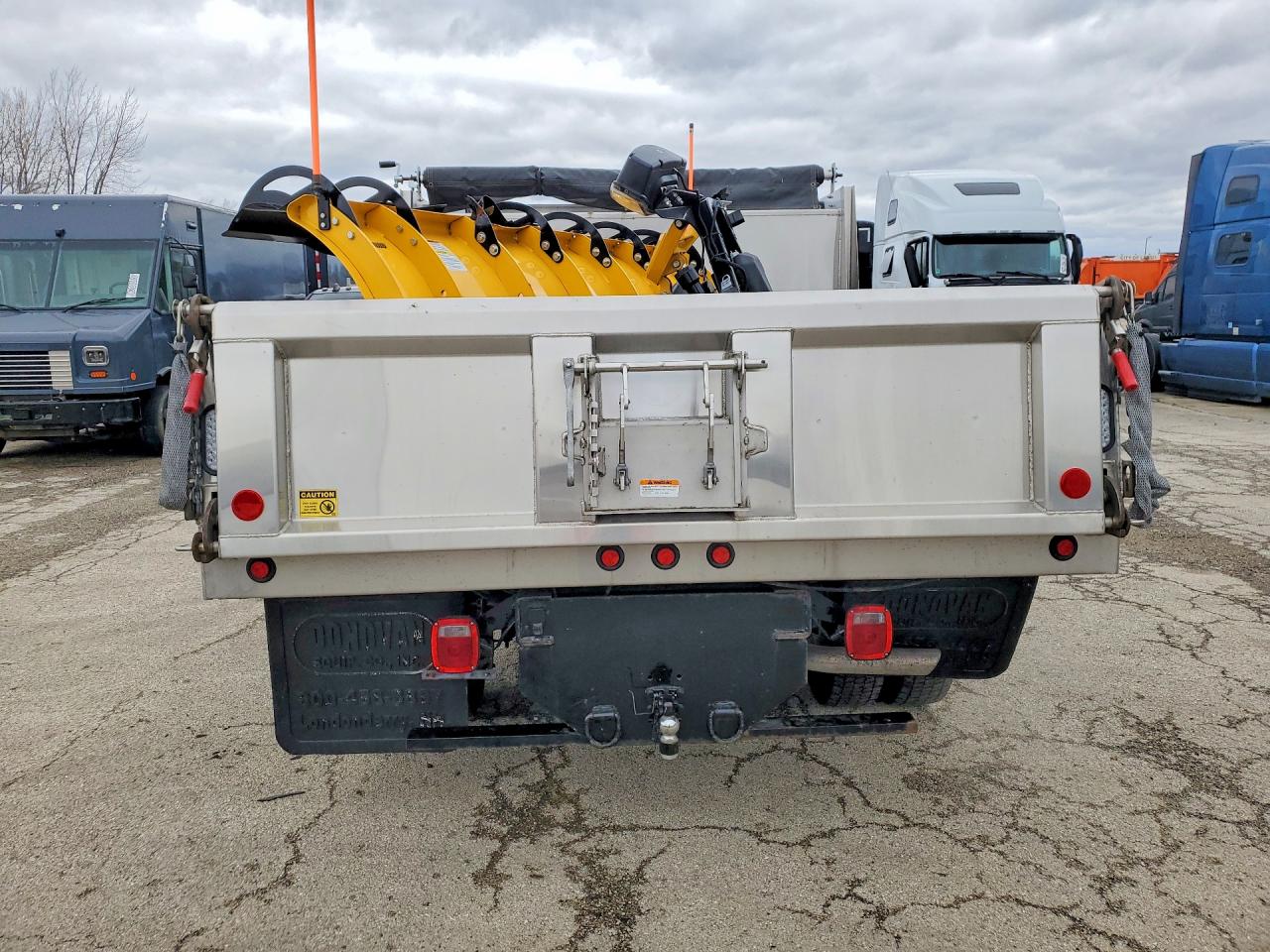 2024 Ford F-550 Super Duty VIN 1FDUF5HN8RDA25596 COPART salvage auction — Front End, MA - CERT OF TITLE-SALVAGE (P), sold $13,000 on 2026-07-07 (photo 6)