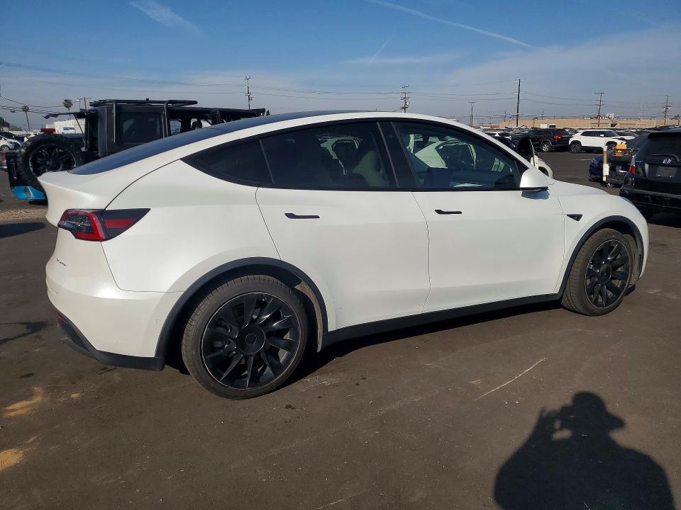 2020 Tesla Model y VIN 5YJYGDEE9LF034292 COPART salvage auction — REAR END, Ca - Salvage Certificate, sold $9,900 on 2026-07-08 (photo 3)