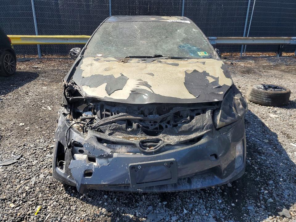 2011 Toyota Prius VIN JTDKN3DU7B0278244 COPART salvage auction — BURN, Md - Parts Only-No Title Letter, sold $225 on 2026-07-07 (photo 5)