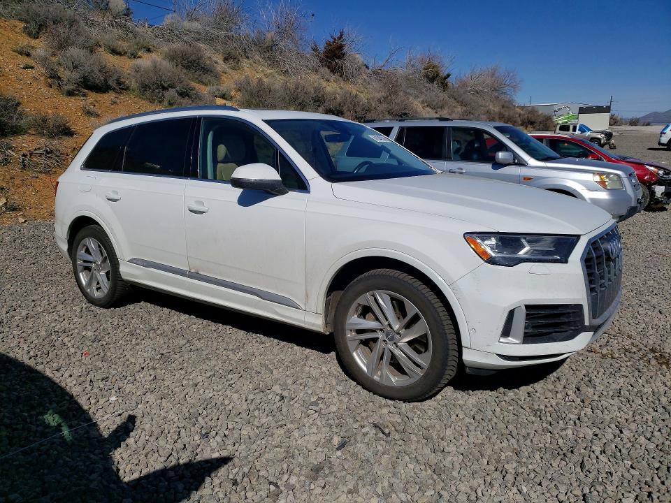 2020 Audi Q7 VIN WA1LXAF71LD003077 COPART salvage auction — MINOR DENT/SCRATCHES, CA - CERTIFICATE OF TITLE, sold $10,100 on 2026-07-30 (photo 4)