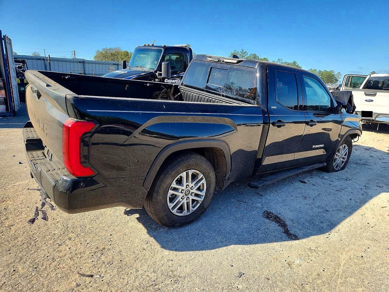 2024 Toyota Tundra VIN 5TFLA5AA8RX033850 COPART salvage auction — Front End, FL - CERT OF TITLE SLVG REBUILDABLE, sold $8,700 on 2026-05-08 (photo 3)
