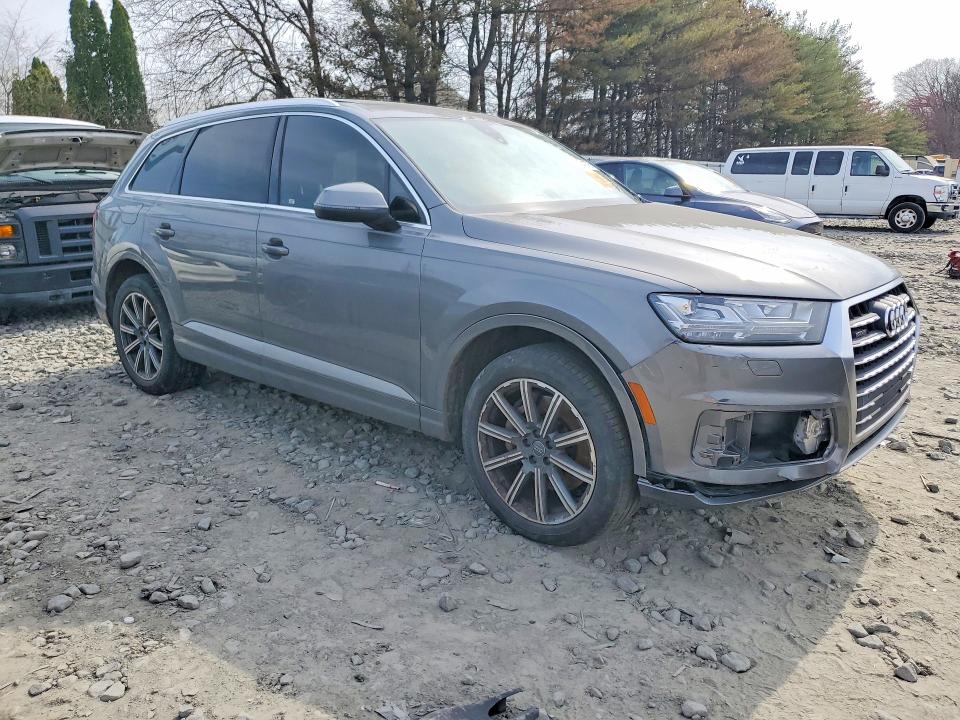 2017 Audi Q7 VIN WA1LAAF77HD058772 COPART salvage auction — MINOR DENT/SCRATCHES, Wv - Certificate Of Title (P), sold $5,700 on 2026-07-20 (photo 4)