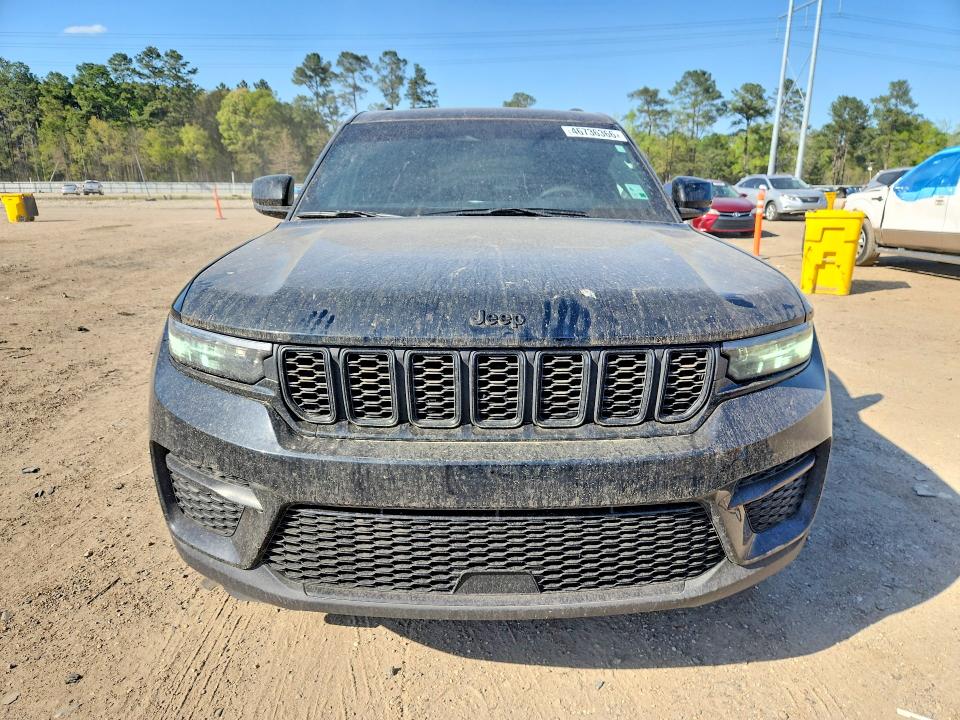 2025 Jeep Cherokee VIN 1C4RJGAG1SC319935 COPART salvage auction — SIDE, Tn - Salvage Certificate (P), sold $16,900 on 2026-07-31 (photo 5)
