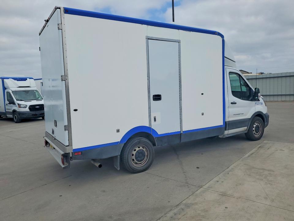 2022 Ford Transit VIN 1FDBW5Z82NKA39712 COPART salvage auction — NORMAL WEAR, Tx - Certificate Of Title, sold $17,000 on 2026-07-09 (photo 3)