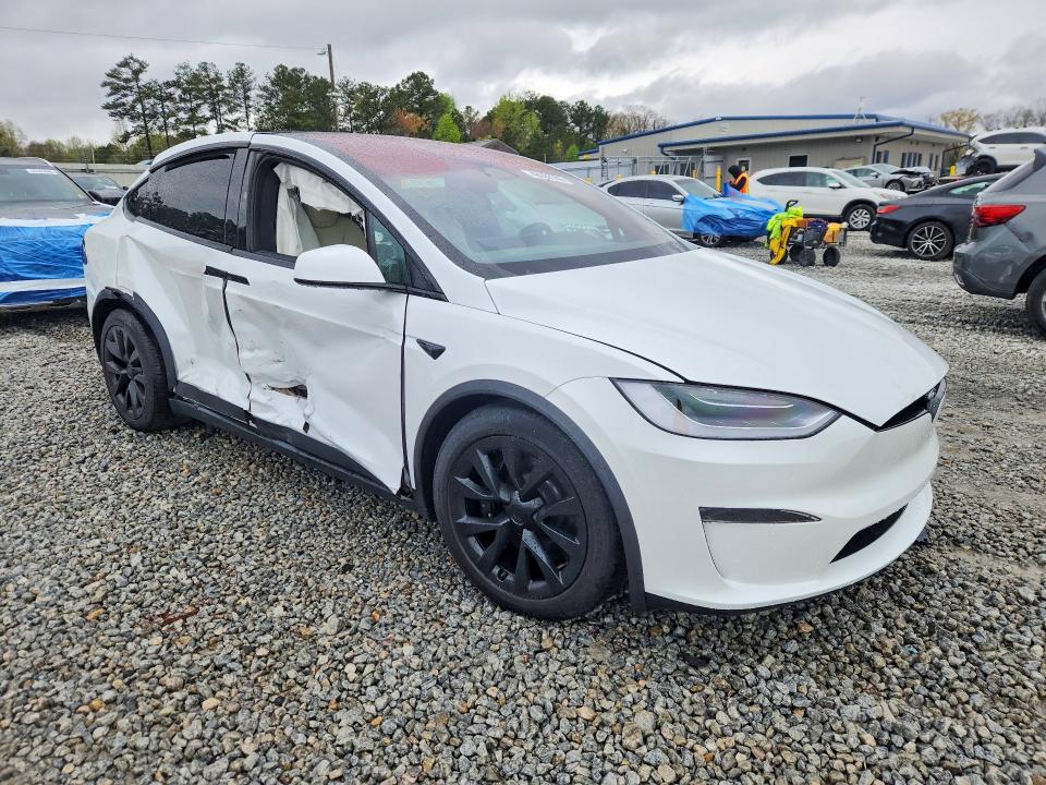 2023 Tesla Model x VIN 7SAXCAE56PF400157 COPART salvage auction — SIDE, Ga - Certificate Of Title, sold $24,600 on 2026-08-28 (photo 4)