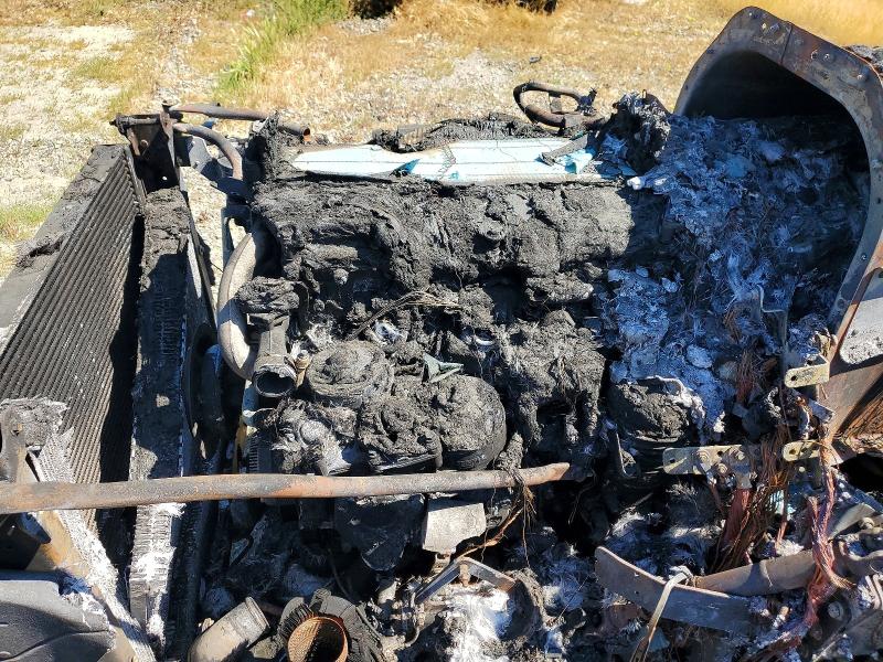 2014 Freightliner Cascadia 113 VIN 3AKBGADV4ESFZ0953 COPART salvage auction — BURN, CA - NON-REPAIRABLE VEHICLE CERT, sold $100 on 2026-07-23 (photo 7)