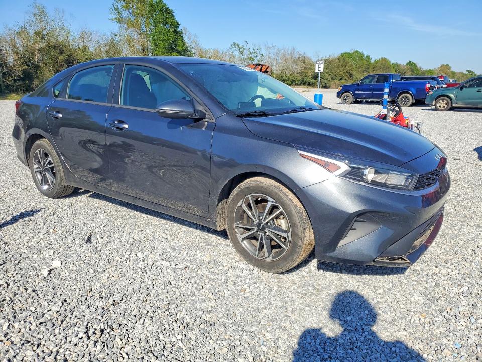 2024 Kia Forte VIN 3KPF24AD3RE802530 COPART salvage auction — SIDE, Id - Salvage Certificate Of Title, sold $3,850 on 2026-07-20 (photo 4)