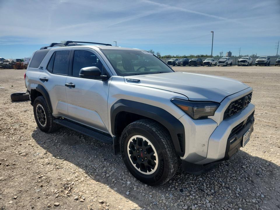 2025 Toyota 4runner VIN JTEVB5BR1S5010031 COPART salvage auction — REAR END, TX - SALVAGE VEHICLE TITLE, sold $28,500 on 2026-07-15 (photo 4)