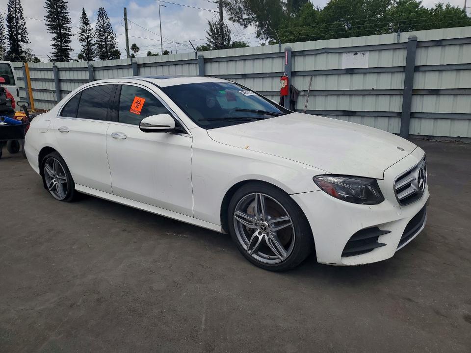 2019 Mercedes-benz E-klasse VIN WDDZF4JB4KA504289 COPART salvage auction — WATER/FLOOD, Fl - Certificate Of Title, sold $8,900 on 2026-07-27 (photo 4)