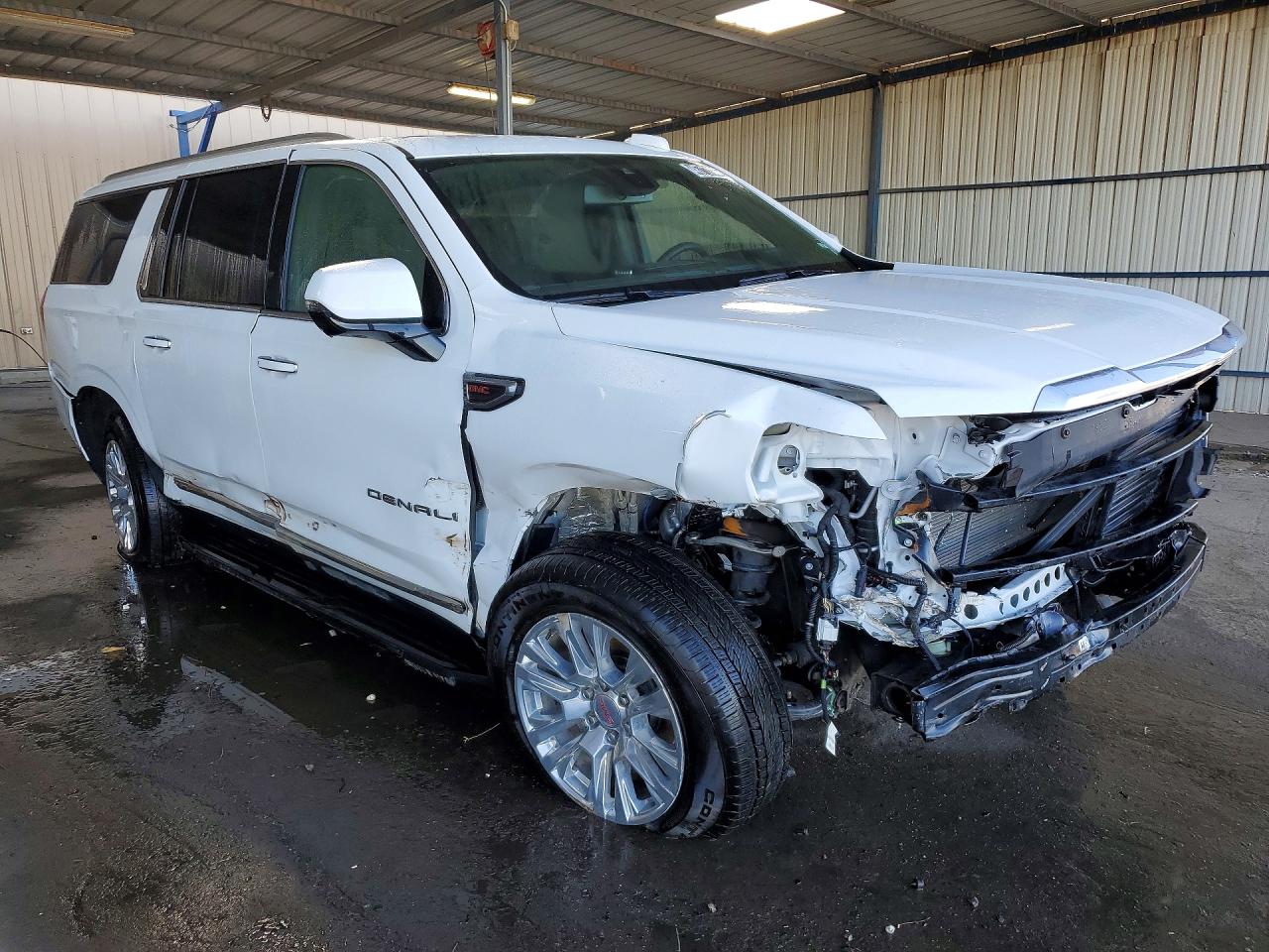 2025 Gmc Yukon xl VIN 1GKS2JRL1SR377882 COPART salvage auction — Front End, CO - SALVAGE TITLE, sold $29,500 on 2026-07-27 (photo 4)