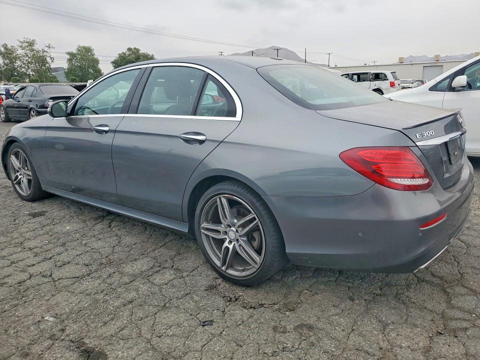 2017 Mercedes-benz E-klasse VIN WDDZF4KB6HA093517 COPART salvage auction — MINOR DENT/SCRATCHES, Ca - Dis/Dlr/Exp Only Clean Title (P), sold $6,900 on 2026-07-30 (photo 2)