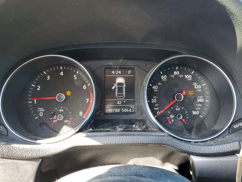 2018 Volkswagen VIN 1VWAA7A32JC027989 COPART salvage auction — HAIL, Il - Salvage Certificate, sold $1,400 on 2026-07-03 (photo 9)