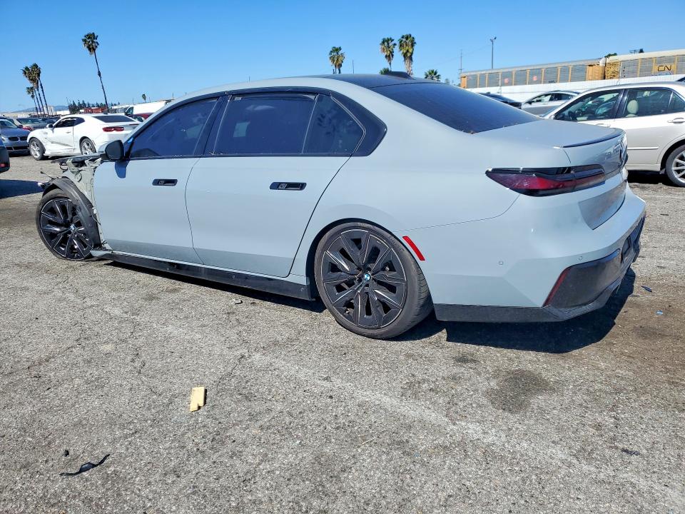 2024 BMW 7er VIN WBA23EH05RCR52518 COPART salvage auction — FRONT END, Salvage Title, sold $20,200 on 2026-07-21 (photo 2)
