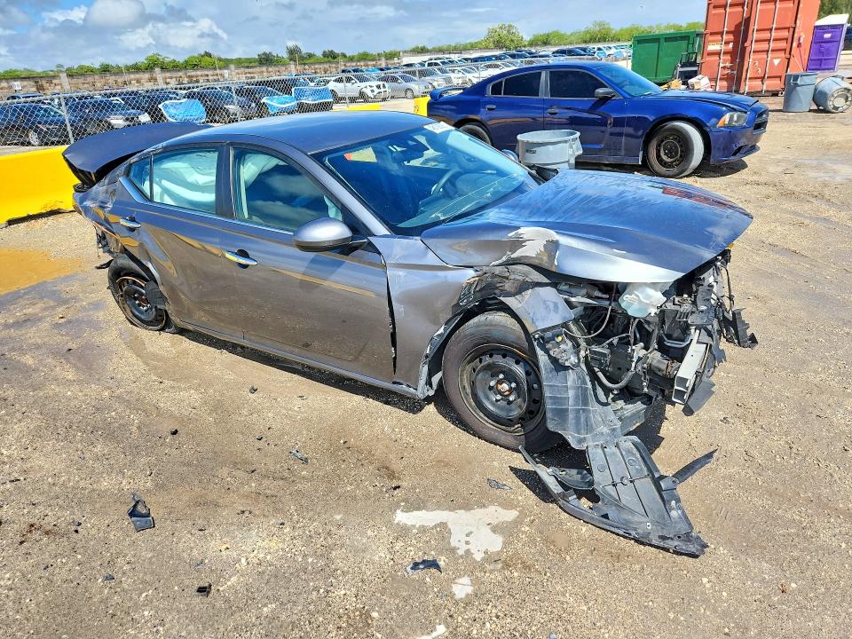 2023 Nissan Altima VIN 1N4BL4BV7PN317552 COPART salvage auction — REAR END, FL - CERTIFICATE OF DESTRUCTION, sold $1,450 on 2026-07-23 (photo 4)