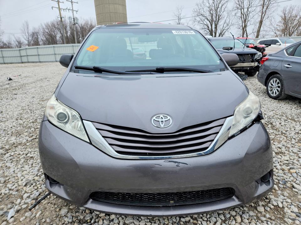 2015 Toyota Sienna VIN 5TDKK3DC1FS635761 COPART salvage auction — FRONT END, Mi - Certificate Of Title, sold $5,200 on 2026-07-02 (photo 5)
