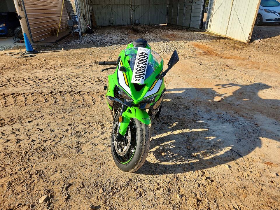 2025 Kawasaki Zx VIN JKBZXJK15SA009164 COPART salvage auction — SIDE, Salvage Title, sold $1,200 on 2026-07-30 (photo 2)