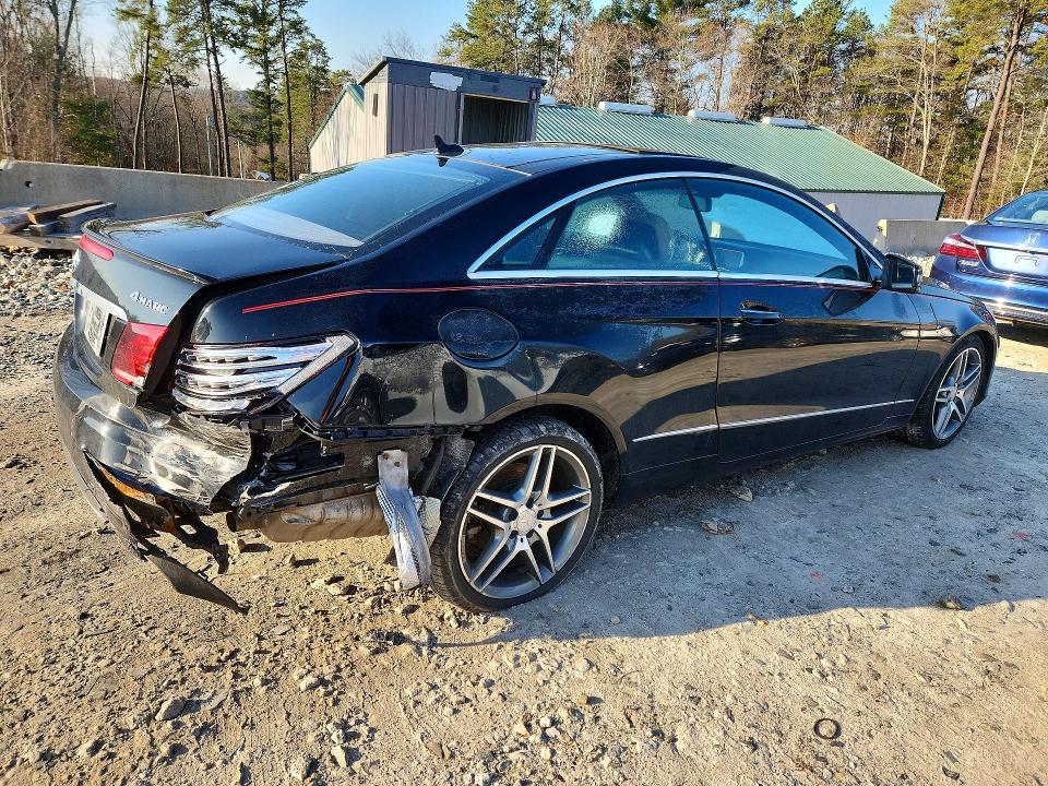 2014 Mercedes-benz E-klasse VIN WDDKJ8JB7EF260345 COPART salvage auction — REAR END, Salvage Title, sold $575 on 2026-08-12 (photo 3)