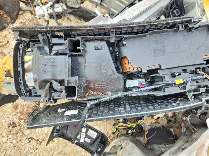 2023 Volvo Xc90 VIN YV4H60CV9P1977289 COPART salvage auction — ALL OVER, TX - NONREPAIRABLE TITLE (P), sold $25 on 2026-07-15 (photo 9)