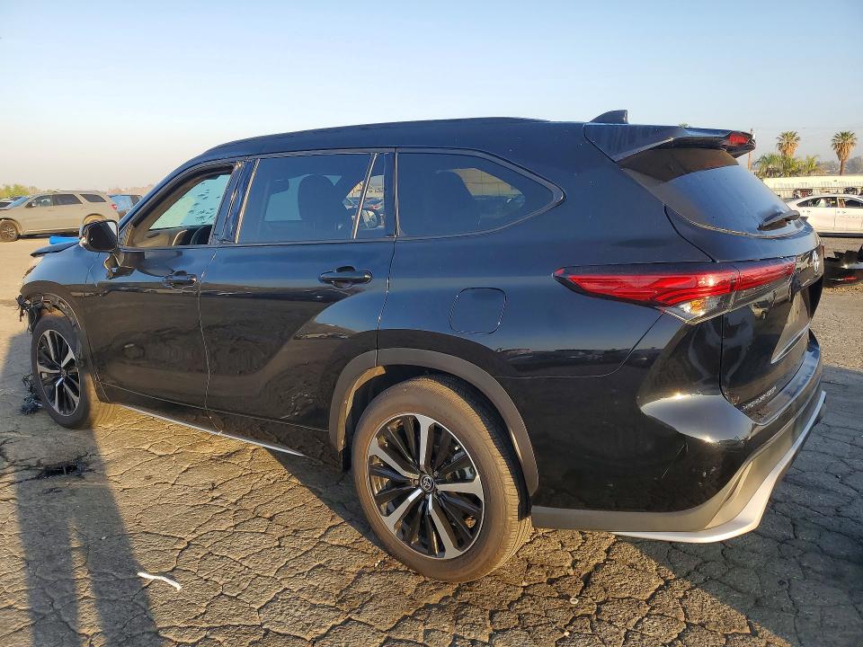 2022 Toyota Highlander VIN 5TDLZRAH7NS133337 COPART salvage auction — BURN, CA - SALVAGE CERTIFICATE, sold $8,000 on 2026-07-27 (photo 2)