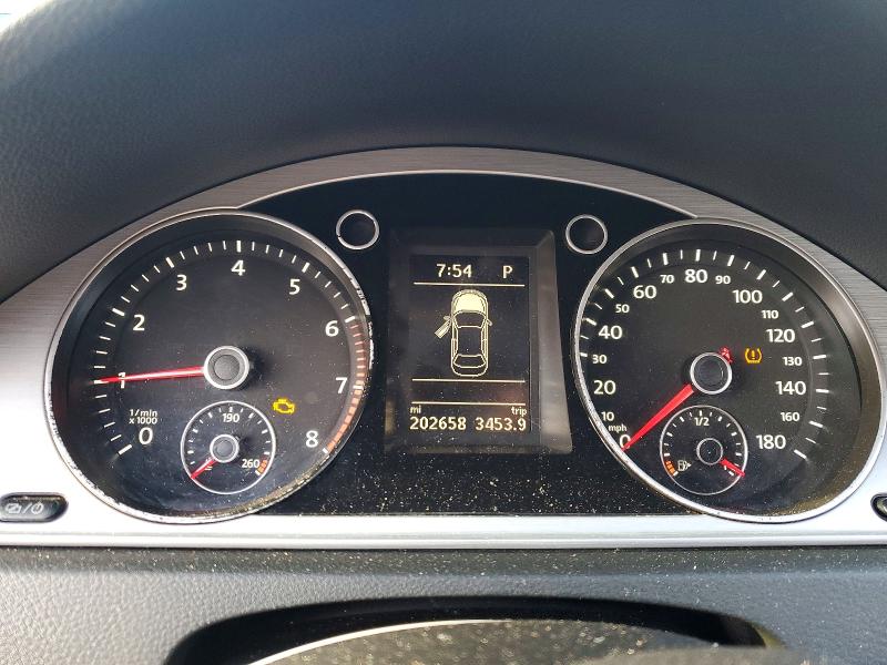 2013 Volkswagen VIN WVWBP7AN1DE521891 COPART salvage auction — MINOR DENT/SCRATCHES, Ny - Certificate Of Title, sold $550 on 2026-08-01 (photo 9)