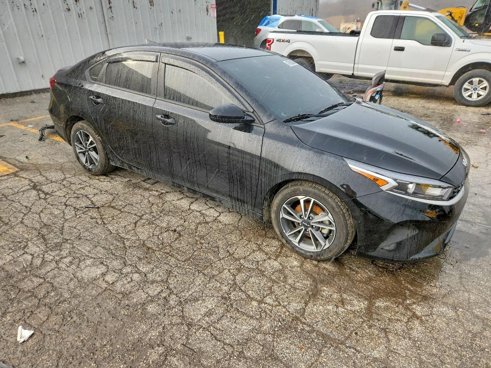 2023 Kia Forte VIN 3KPF24AD7PE611013 COPART salvage auction — FRONT END, Il - Salvage Certificate, sold $3,600 on 2026-07-10 (photo 4)