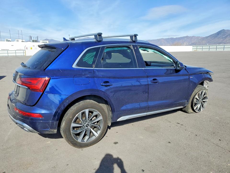 2022 Audi VIN WA1EAAFYXN2122375 COPART salvage auction — SIDE, Ut - Salvage Certificate, sold $1,850 on 2026-07-24 (photo 3)