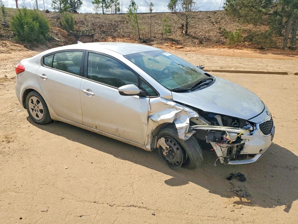 2015 Kia Forte VIN KNAFK4A69F5287023 COPART salvage auction — FRONT END, SC - CERT OF TITLE-SALVAGE, sold $400 on 2026-07-24 (photo 4)