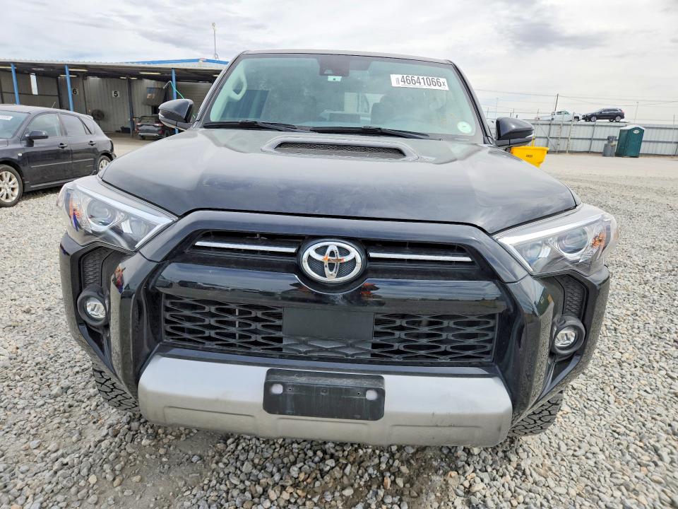 2022 Toyota 4runner VIN JTERU5JRXN5996225 COPART salvage auction — SIDE, Co - Public - Salvage Title, sold $20,800 on 2026-07-28 (photo 5)