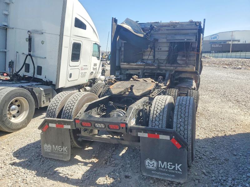 2026 Volvo Vnl VIN 4V4BC9EHXTN699281 COPART salvage auction — BURN, Ok - Certificate Of Title-Junked, sold $100 on 2026-08-26 (photo 4)