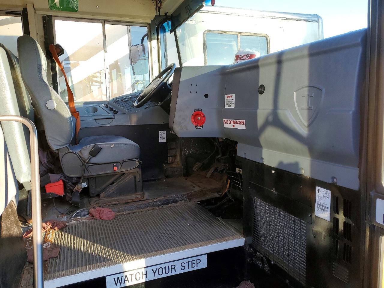 2014 Icrp All models VIN 4DRBUAAN2EB787876 COPART salvage auction — Normal Wear, NY - CERTIFICATE OF TITLE, sold $1,600 on 2026-09-18 (photo 5)