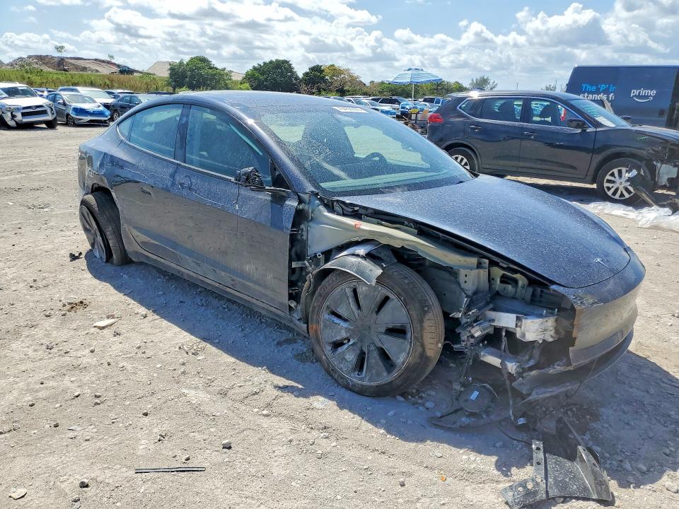 2025 Tesla Model 3 VIN 5YJ3E1EA2SF031342 COPART salvage auction — SIDE, Salvage Title, sold $10,900 on 2026-07-30 (photo 4)