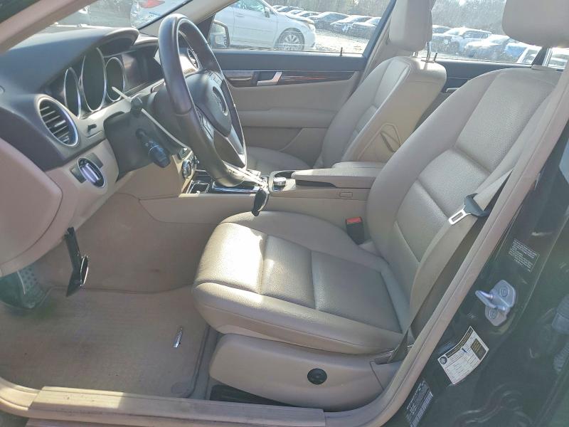 2012 Mercedes-benz C-klasse VIN WDDGF8BB4CR228860 COPART salvage auction — MINOR DENT/SCRATCHES, Salvage Title, sold $1,150 on 2026-07-17 (photo 7)