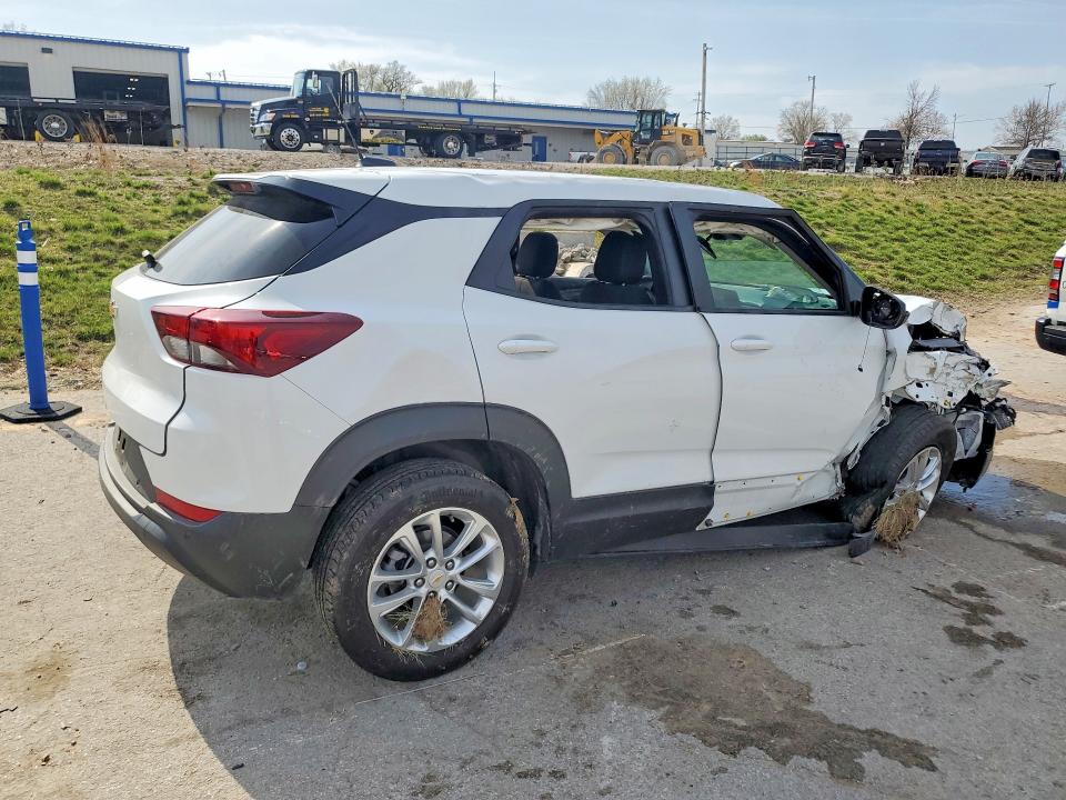 2025 Chevrolet Trailblazer VIN KL79MMSP2SB047886 COPART salvage auction — ALL OVER, Mo - Cert Of Title-Repossessed, sold $5,100 on 2026-07-02 (photo 3)