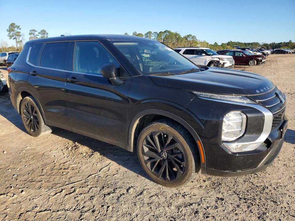 2022 Mitsubishi Outlander VIN JA4J3TA82NZ074325 COPART salvage auction — REAR END, Tx - Salvage Vehicle Title, sold $7,400 on 2026-07-10 (photo 4)