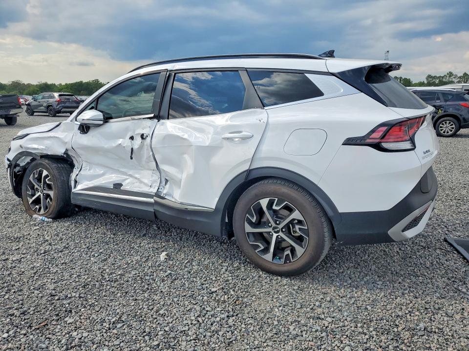 2025 Kia Sportage VIN 5XYK33DF4SG323352 COPART salvage auction — SIDE, FL, sold $375 on 2026-07-28 (photo 2)