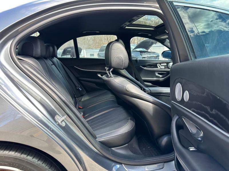 2018 Mercedes-benz E-class VIN WDDZF6GB8JA360831 COPART salvage auction — MINOR DENT/SCRATCHES, Md - Certificate Of Title (P), sold $11,500 on 2026-07-29 (photo 7)