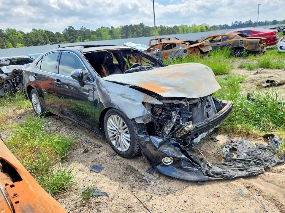 2014 Lexus Es 350 VIN JTHBK1GG0E2143956 COPART salvage auction — BURN, LA - CERT OF TITLE-SALVAGE, sold $725 on 2026-07-16 (photo 4)