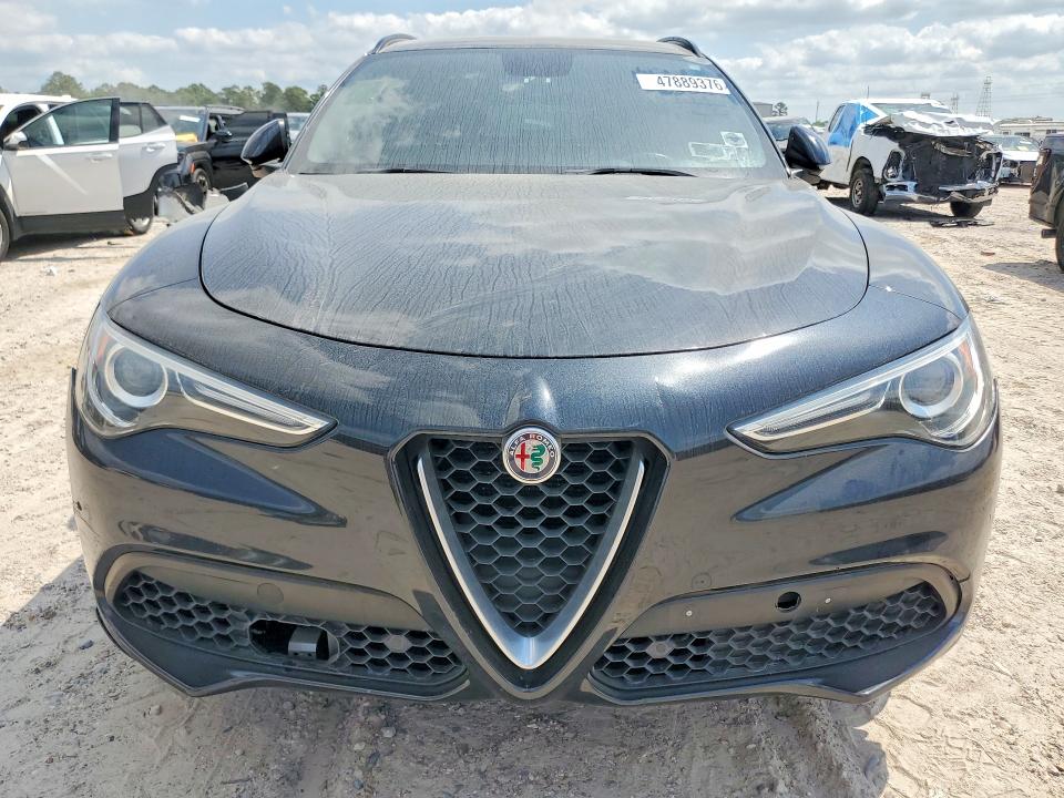 2018 Alfa romeo Stelvio VIN ZASFAKNN1J7B72951 COPART salvage auction — NORMAL WEAR, Mt - Certificate Of Title, sold $8,400 on 2026-07-17 (photo 5)