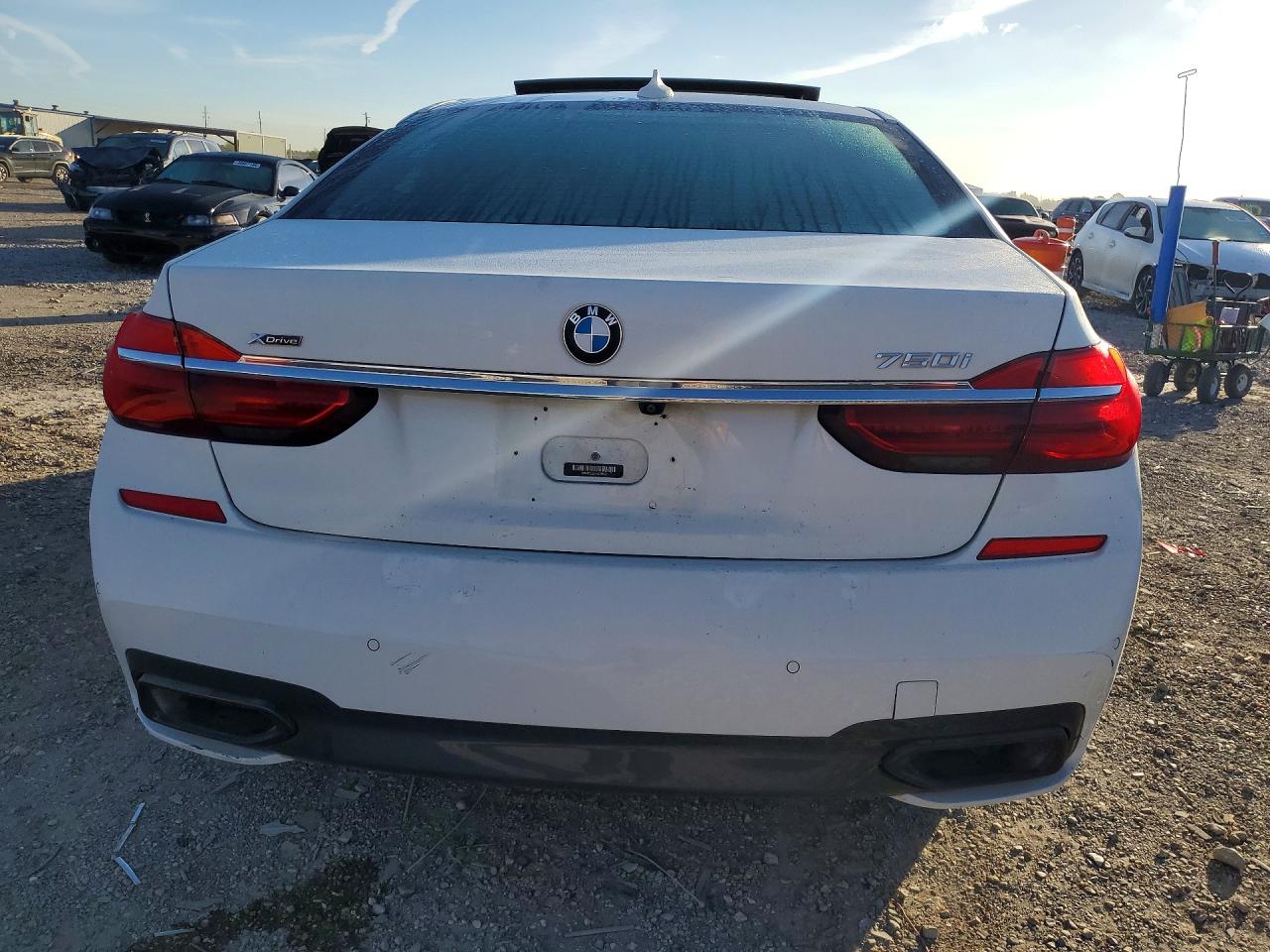 2019 BMW 7 Series VIN WBA7F2C58KB239932 COPART salvage auction — Water/Flood, TX - SALVAGE TITLE-FLOOD DAMAGE, sold $4,050 on 2026-07-02 (photo 6)