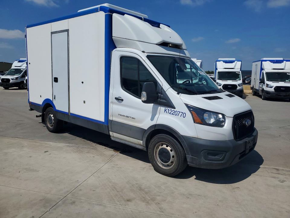2022 Ford Transit VIN 1FDBW5Z82NKA39791 COPART salvage auction — NORMAL WEAR, Tx - Certificate Of Title, sold $17,000 on 2026-07-30 (photo 4)