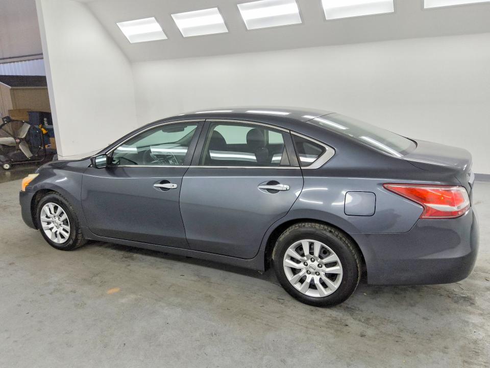 2013 Nissan Altima VIN 1N4AL3AP2DC277557 COPART salvage auction — MECHANICAL, Ca - Dis/Dlr/Exp Only Clean Title, sold $425 on 2026-07-21 (photo 2)
