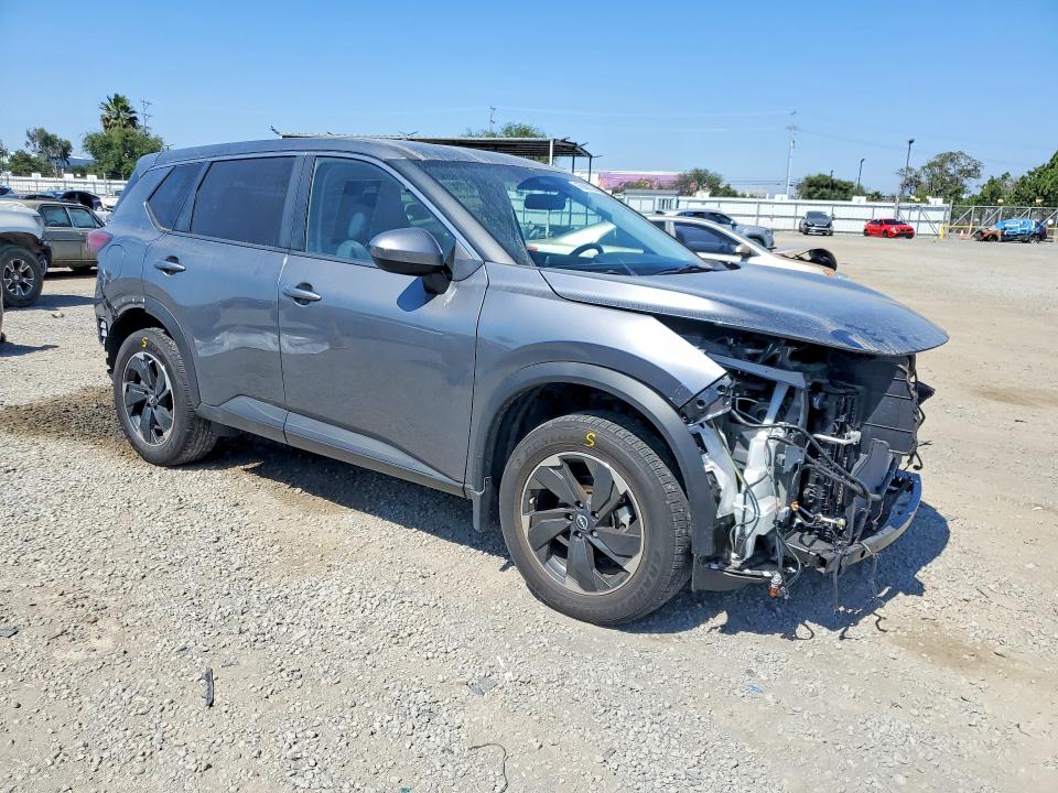 2025 Nissan Rogue VIN JN8BT3BA9SW001109 COPART salvage auction — FRONT END, Ca - Salvage Certificate, sold $6,500 on 2026-07-31 (photo 4)