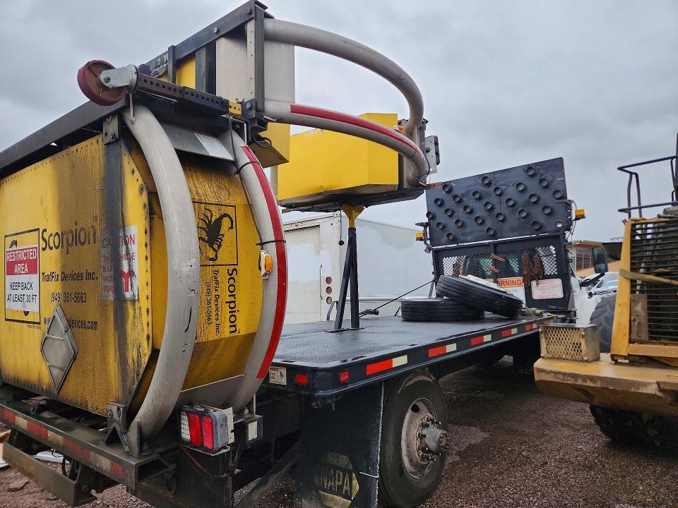 2005 Gmc C7500 VIN 1GDJ7C1C85F530503 COPART salvage auction — FRONT END, Co - Dis/Dlr/Exp Only Salvage Title, sold $3,650 on 2026-07-08 (photo 3)