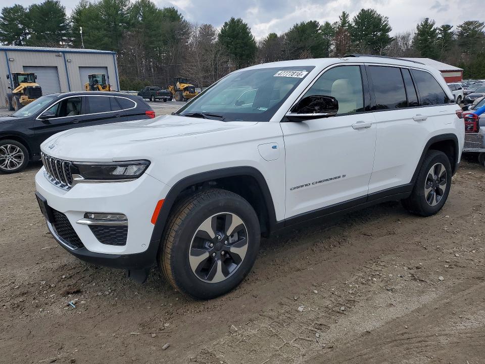 2023 Jeep Cherokee VIN 1C4RJYB60PC663730 COPART salvage auction — ROOF, MA - CERT OF TITLE-SALVAGE, sold $16,400 on 2026-07-30 (photo 1)