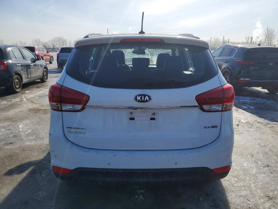 2014 Kia Rondo VIN KNAHU8A32E7053454 COPART salvage auction — MINOR DENT/SCRATCHES, Qc - Gravement Accidente, sold $1,650 on 2026-07-21 (photo 6)