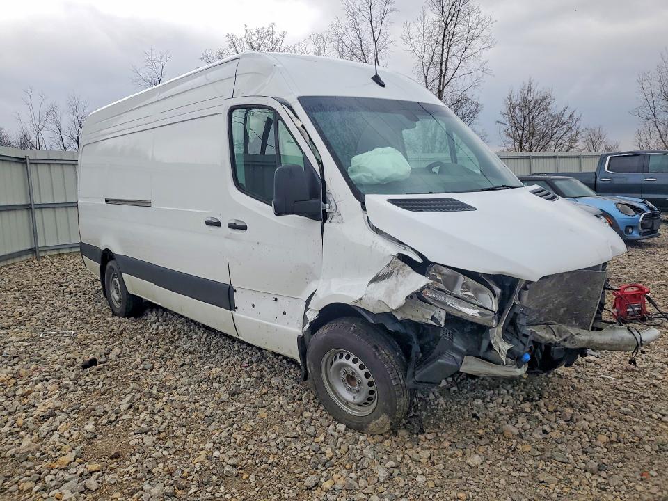 2024 Mercedes-benz Sprinter VIN W1Y4NCHY7RT173178 COPART salvage auction — FRONT END, Mi - Cert Of Title-Salvage Vehicle, sold $2,600 on 2026-07-15 (photo 4)