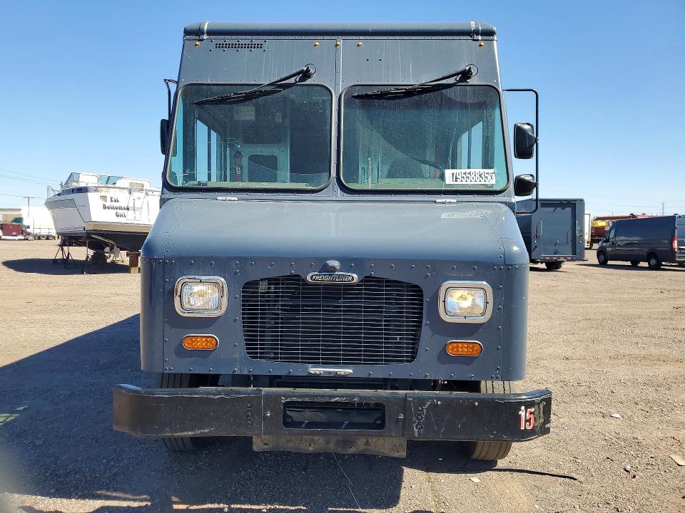 2020 Freightliner Mt45 VIN 4UZAC2EA8LCMK2959 COPART salvage auction — MINOR DENT/SCRATCHES, AZ - CERTIFICATE OF TITLE, sold $17,900 on 2026-09-29 (photo 5)