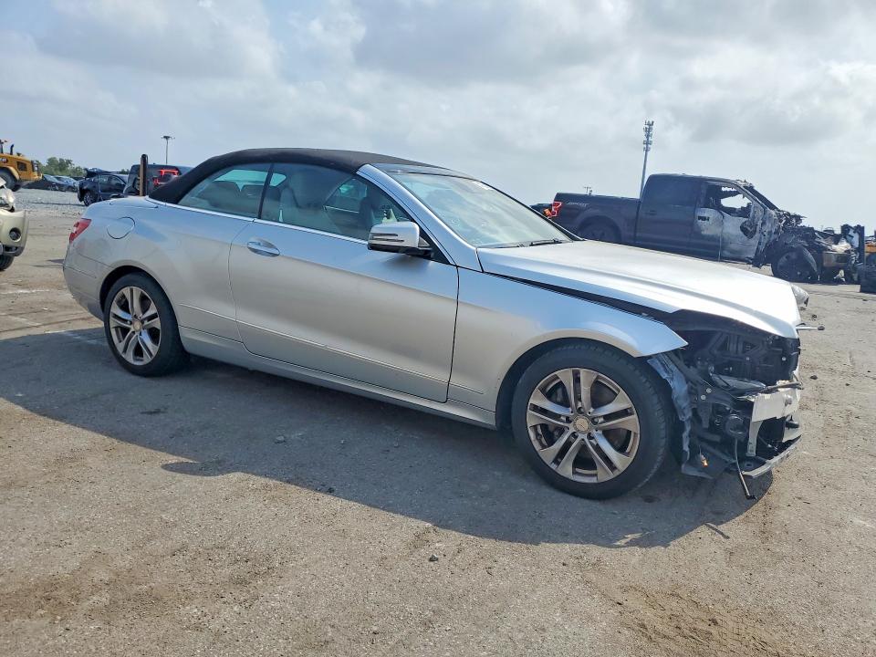 2011 Mercedes-benz E-klasse VIN WDDKK5GF9BF061041 COPART salvage auction — FRONT END, Fl - Cert Of Title Slvg Rebuildable, sold $1,650 on 2026-07-06 (photo 4)