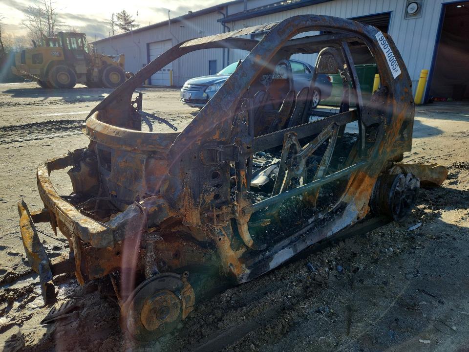 2009 Smart Fortwo VIN WMEEJ31XX9K281128 COPART salvage auction — BURN, NH - CERT OF TITLE-SALVAGE, sold $90 on 2026-08-04 (photo 1)